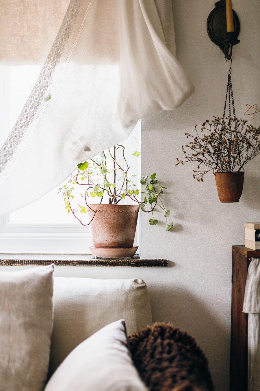 RENOVATION STORIES - A PALER LIVING SPACE - Lobster and Swan-12