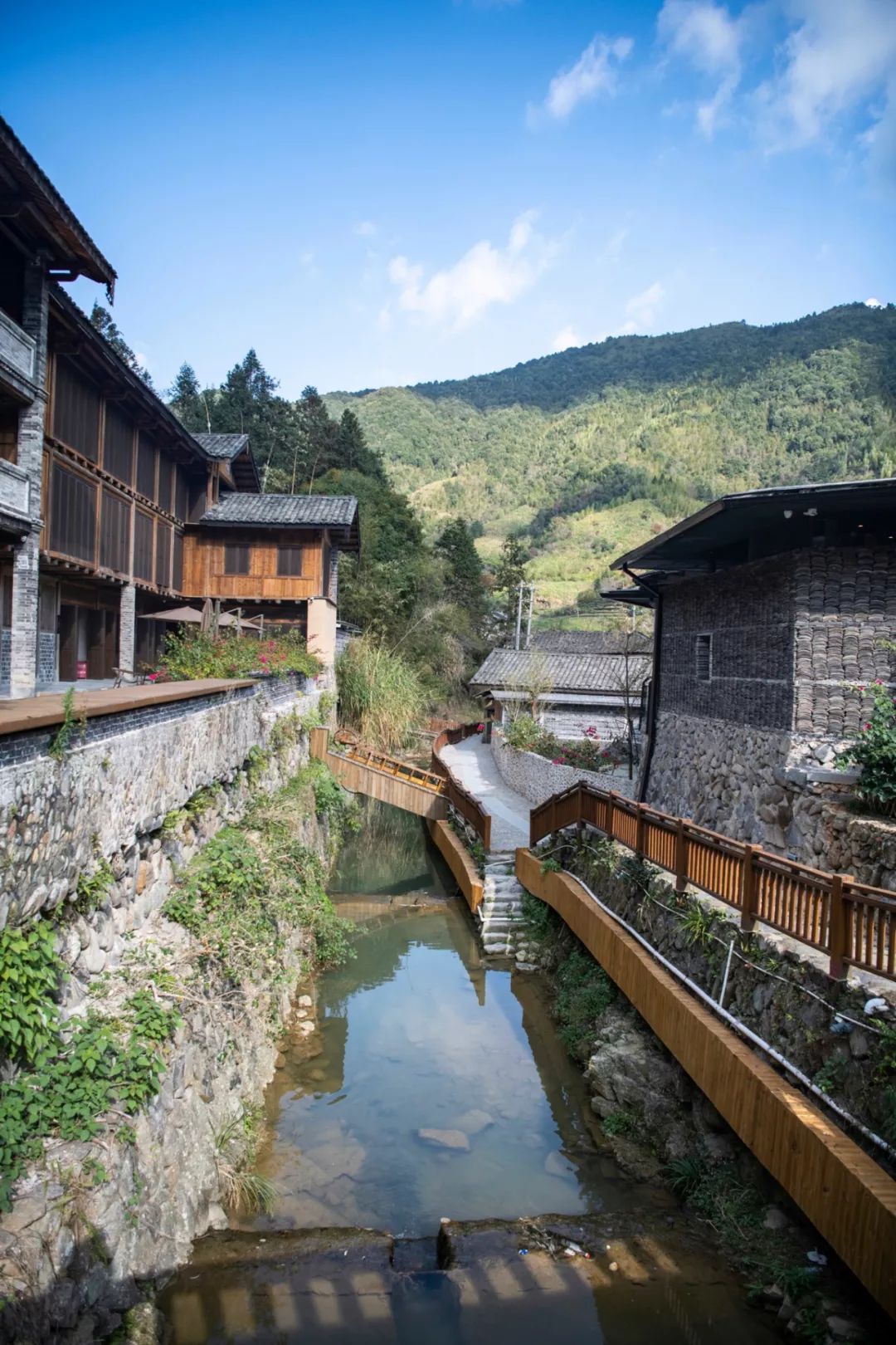 归隐深山，客家土楼变身为文化行馆-26