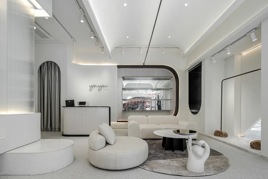 光与四季 · 普宁 70 平米女性服饰店设计丨中国广东丨深圳市陈浩鹏室内设计事务所-27