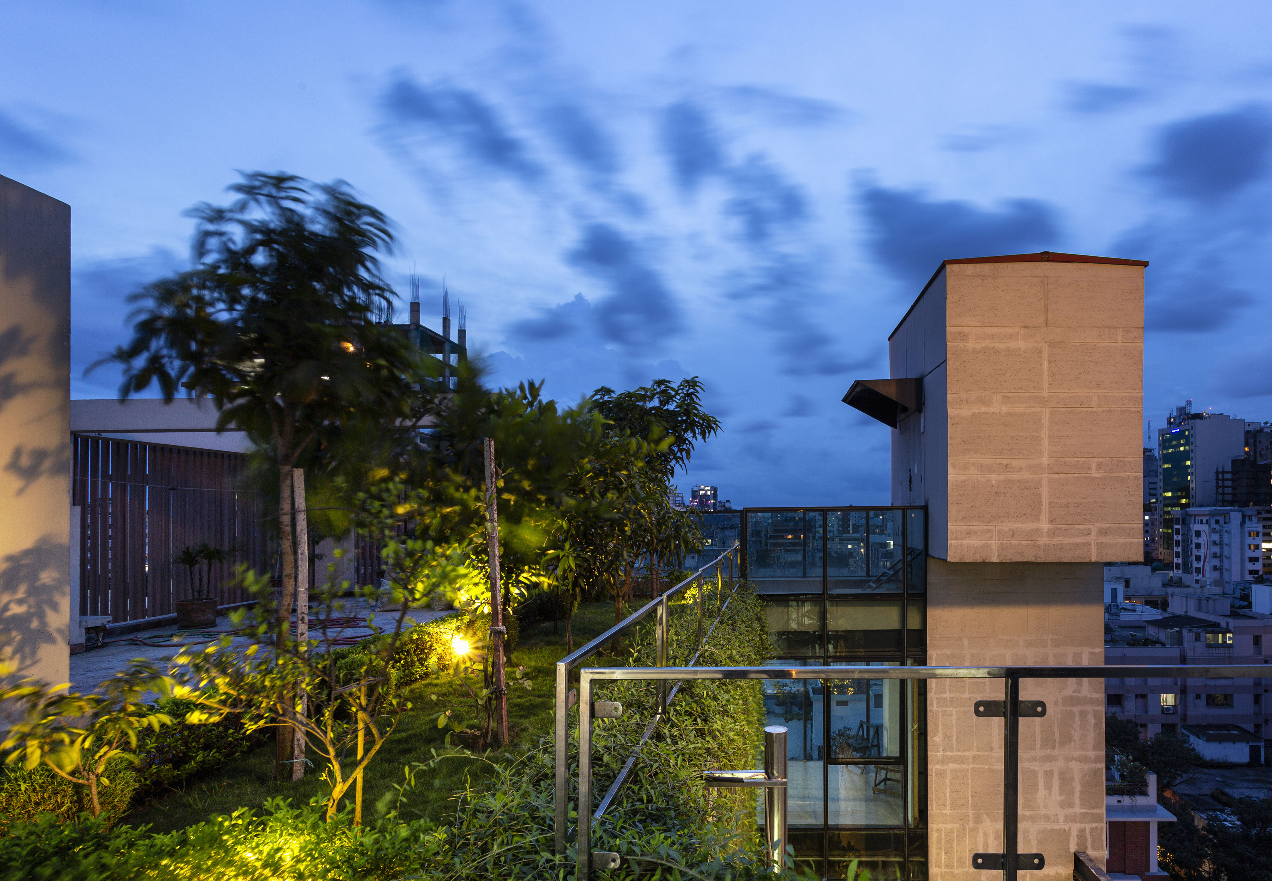 绿意盎然的都市森林办公楼-45