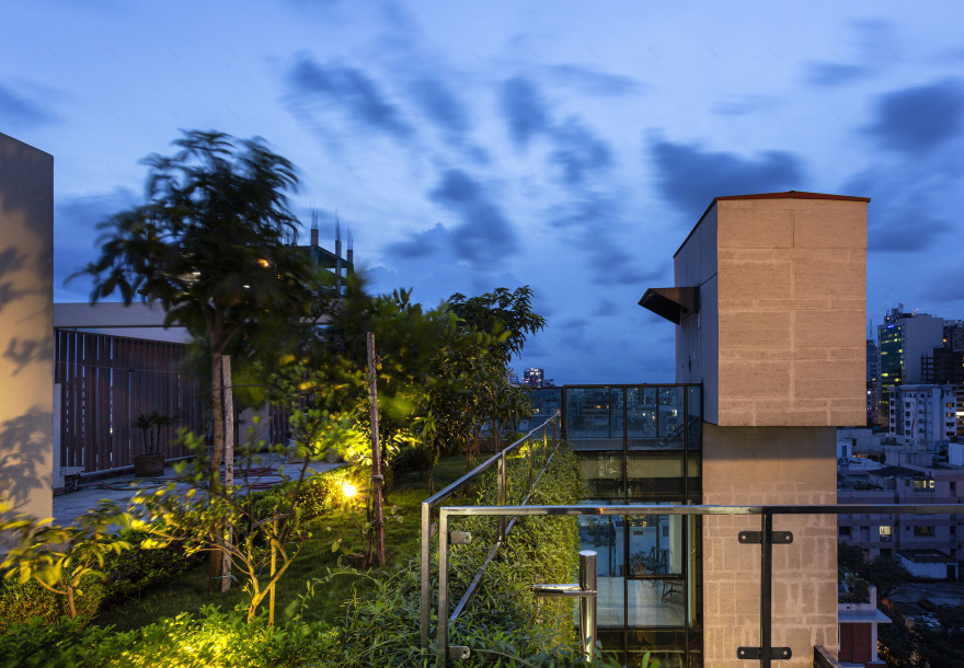 绿意盎然的都市森林办公楼-45