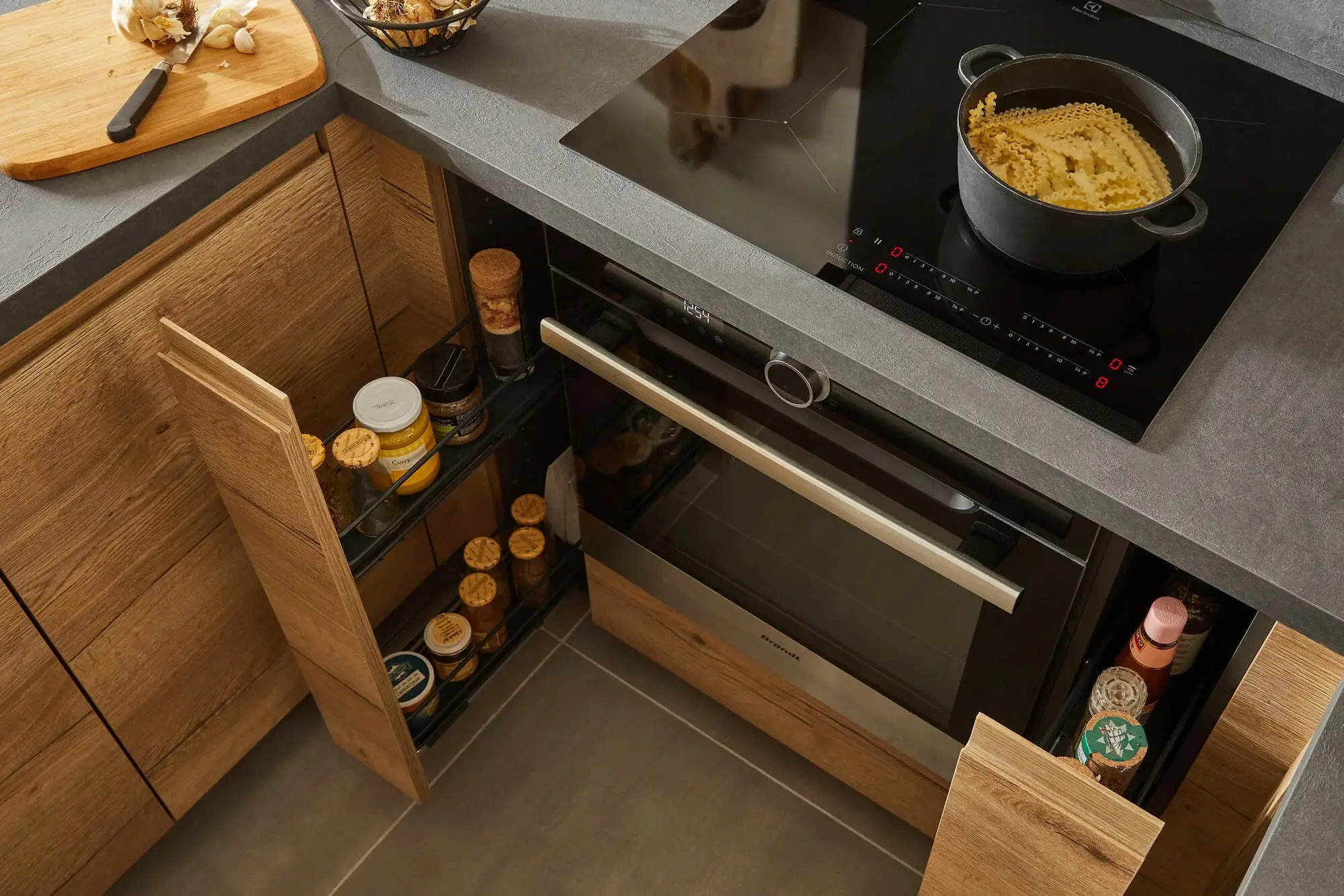 开放式木质厨房设计,现代而温馨-7