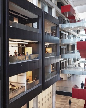 Waterloo 大学工程 5 和 7 号楼