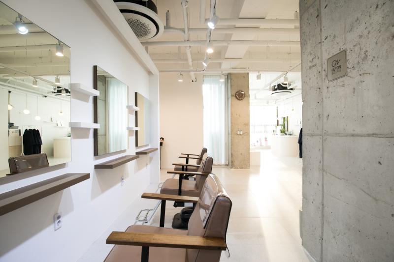 32 平米极简美容室设计，打造温馨治愈空间-15