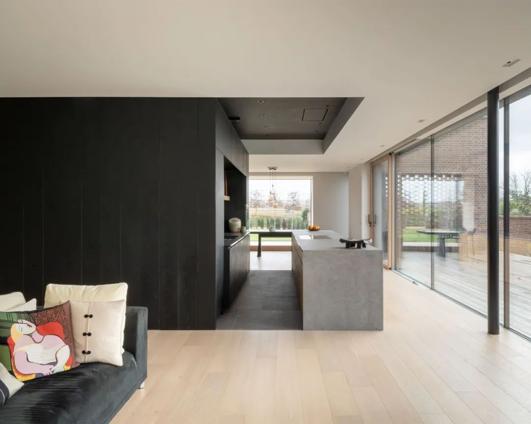 英国麦克莱恩·昆兰建筑公司打造优雅空间-9