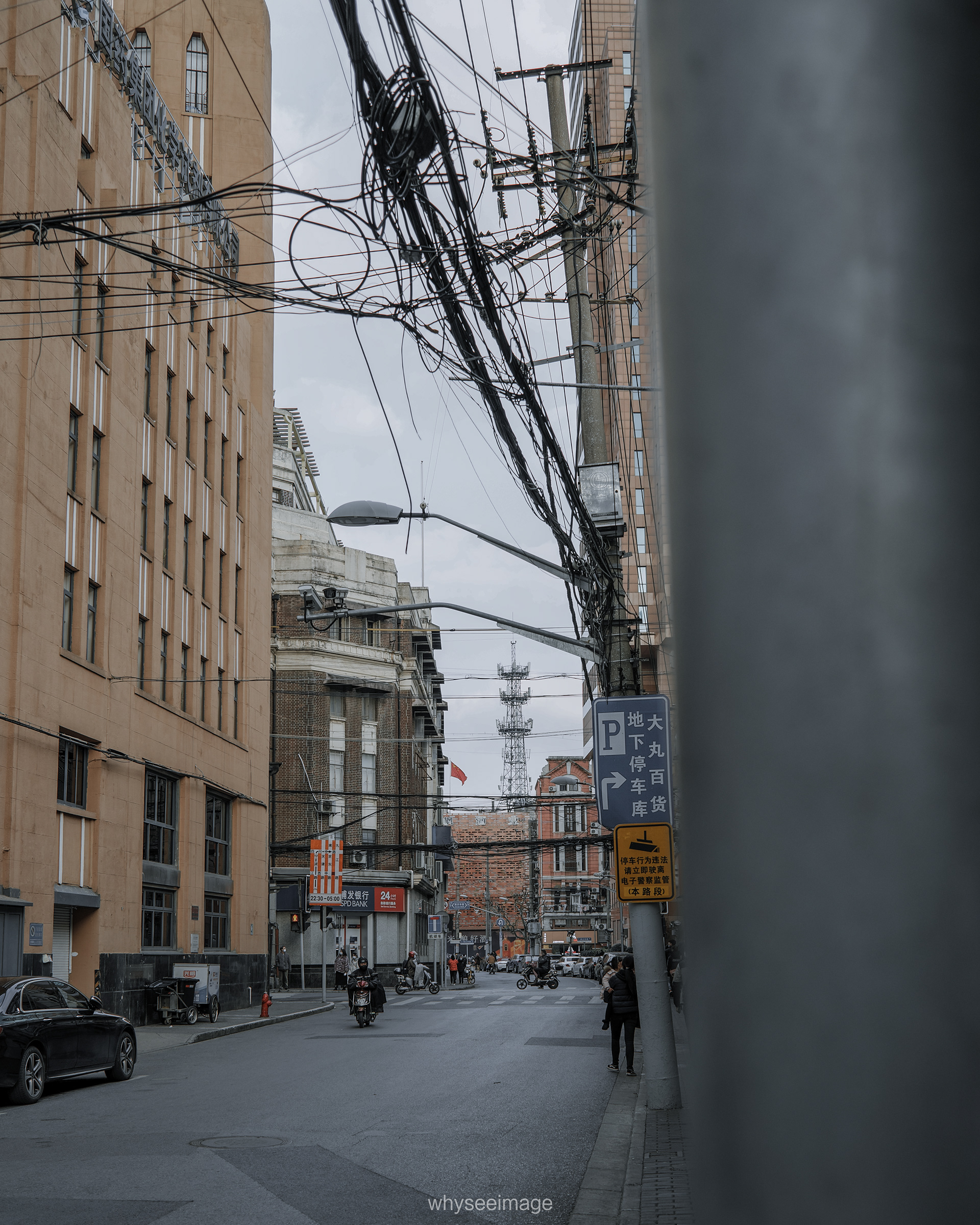 在被框选的画面之外 · 不如回到街头丨中国上海丨whyseeimage-46