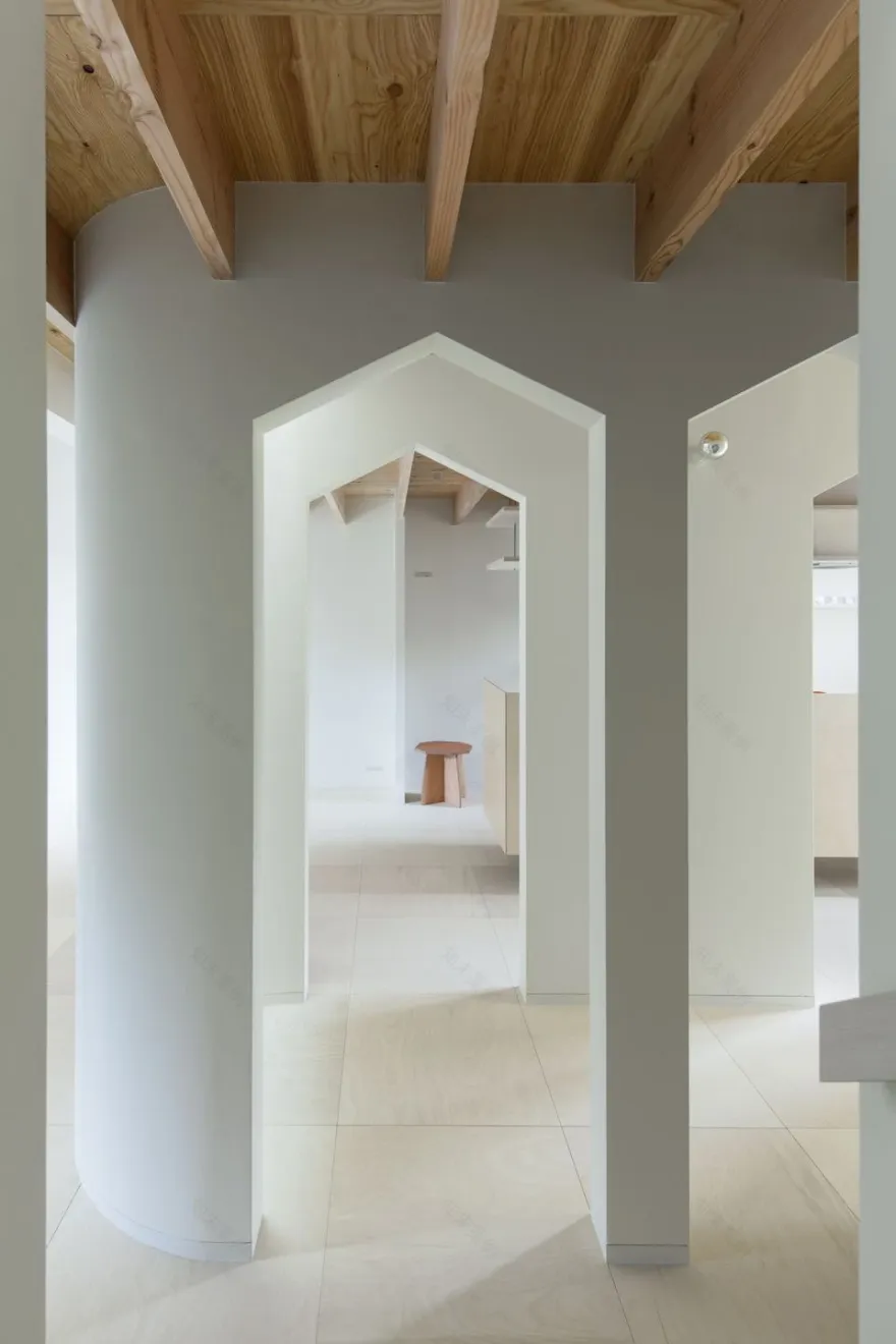 大阪方形住宅中的宁静与活力空间-22