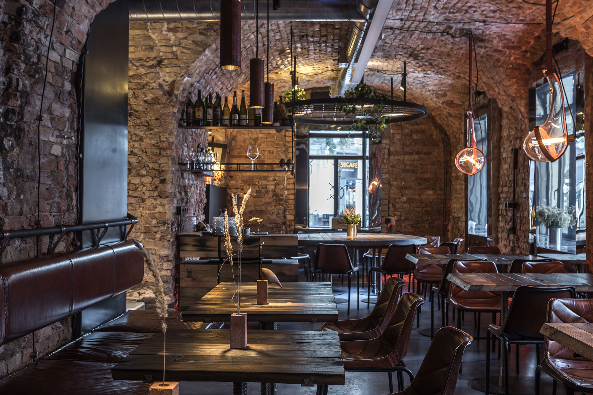 Win Bar | 乌克兰基辅 1812 年老建筑中的现代酒馆-10