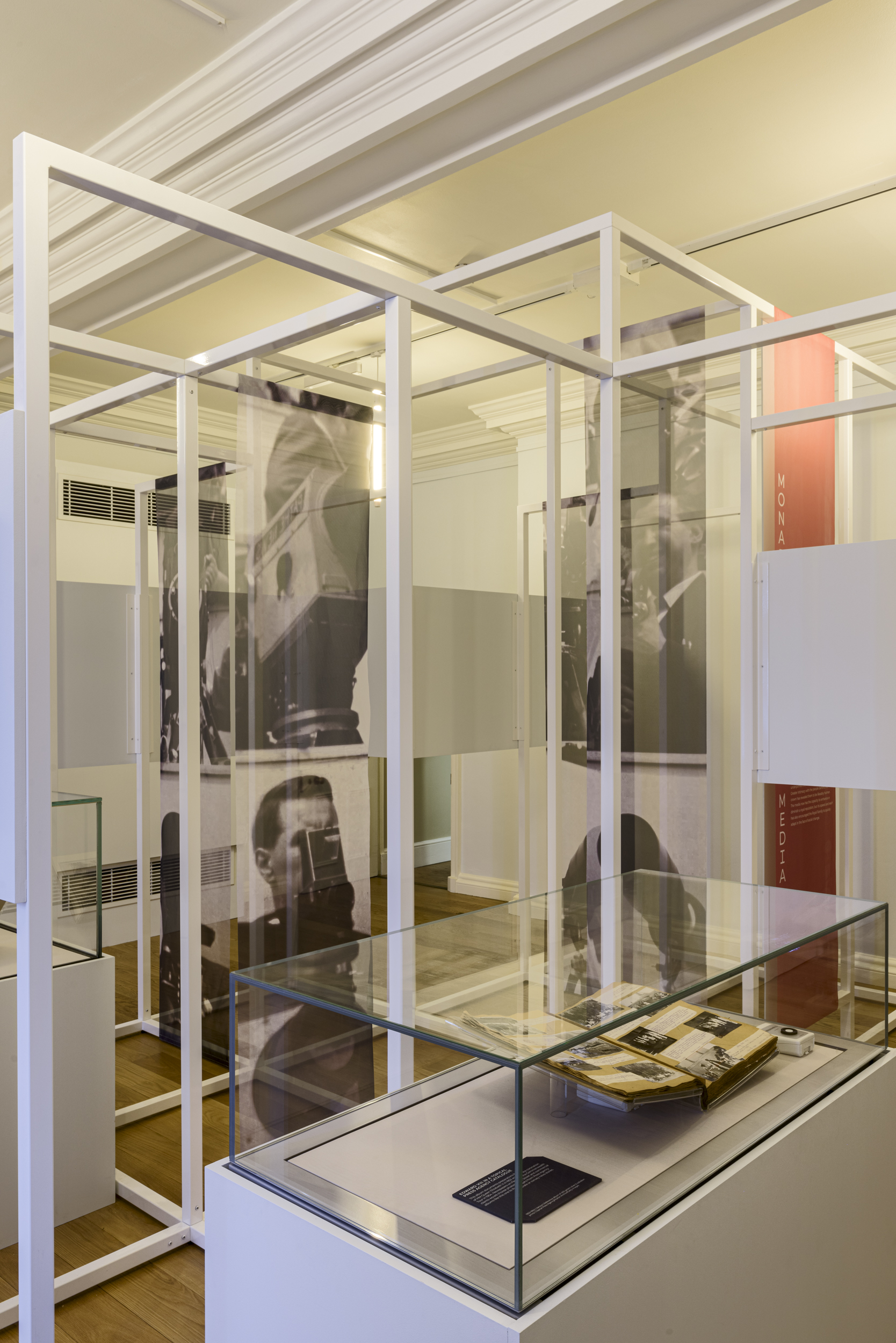 伦敦肯辛顿宫摄影艺术展丨英国伦敦丨Nissen Richards Studio-40