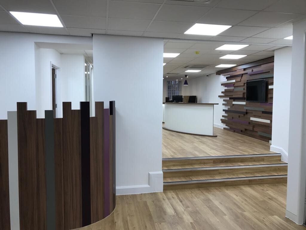 英国百年银行 Kent Reliance Maidstone 旗舰店设计-20