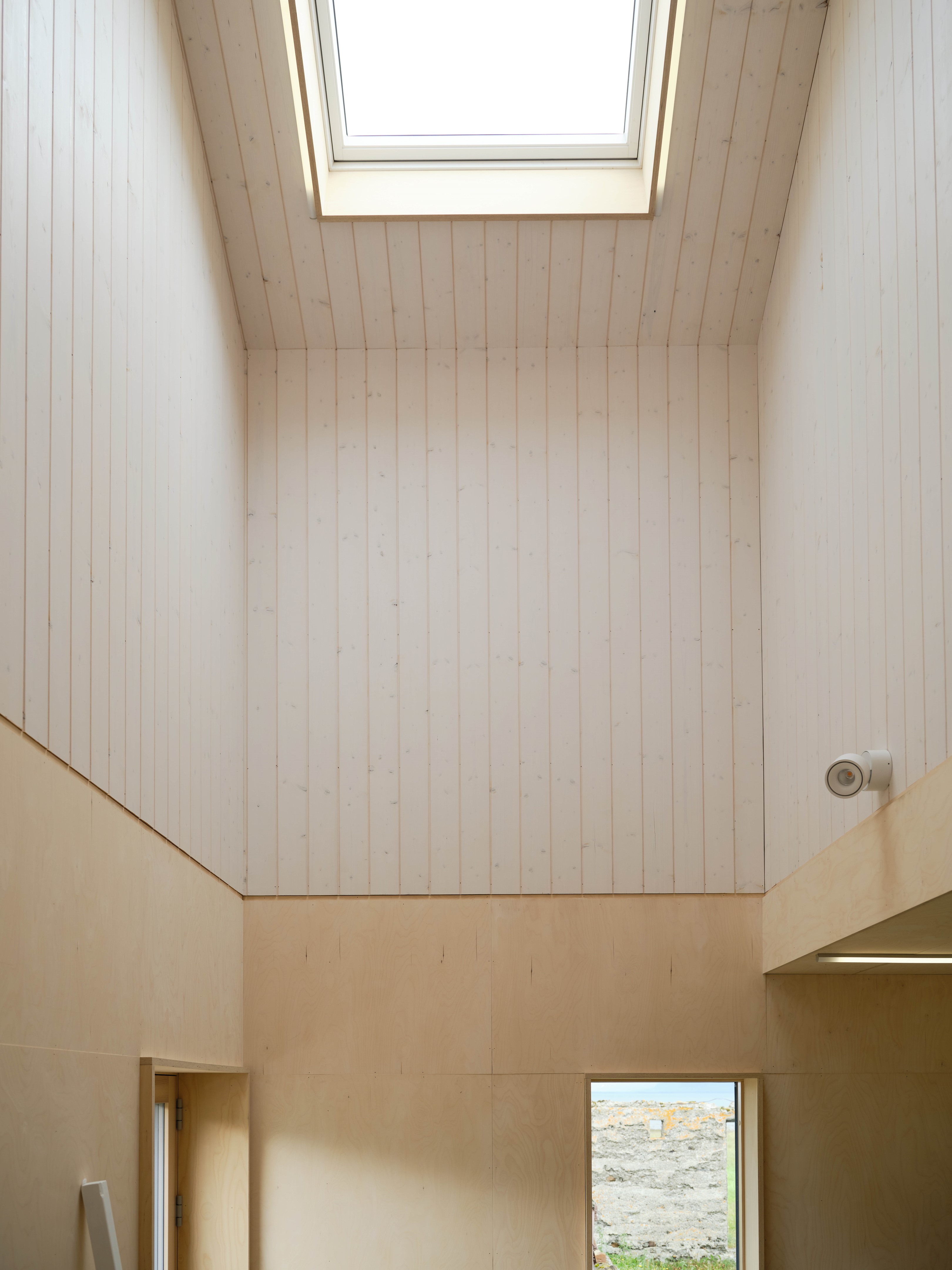 冰岛原生态艺术家工作室与度假屋改造-56