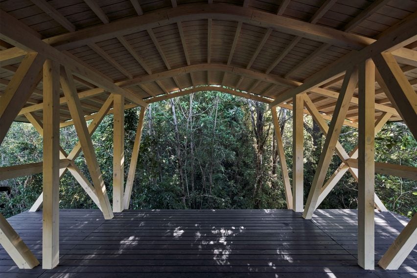 智利岛屿上的木质渔舍-2