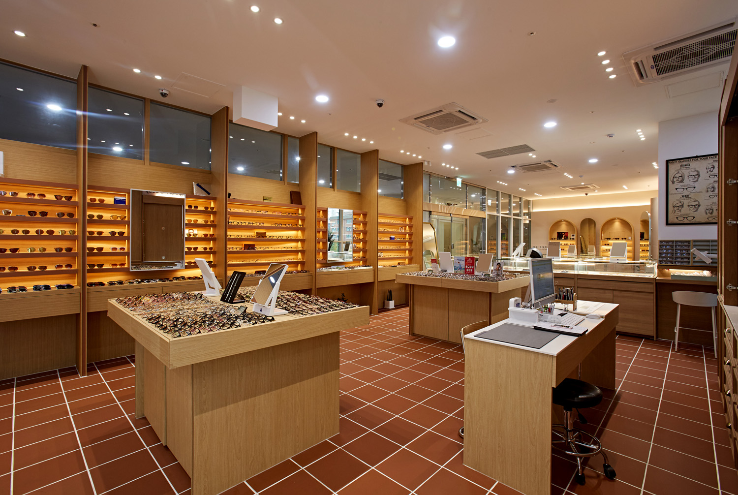 照明点睛之笔 | 高级眼镜店室内设计-10