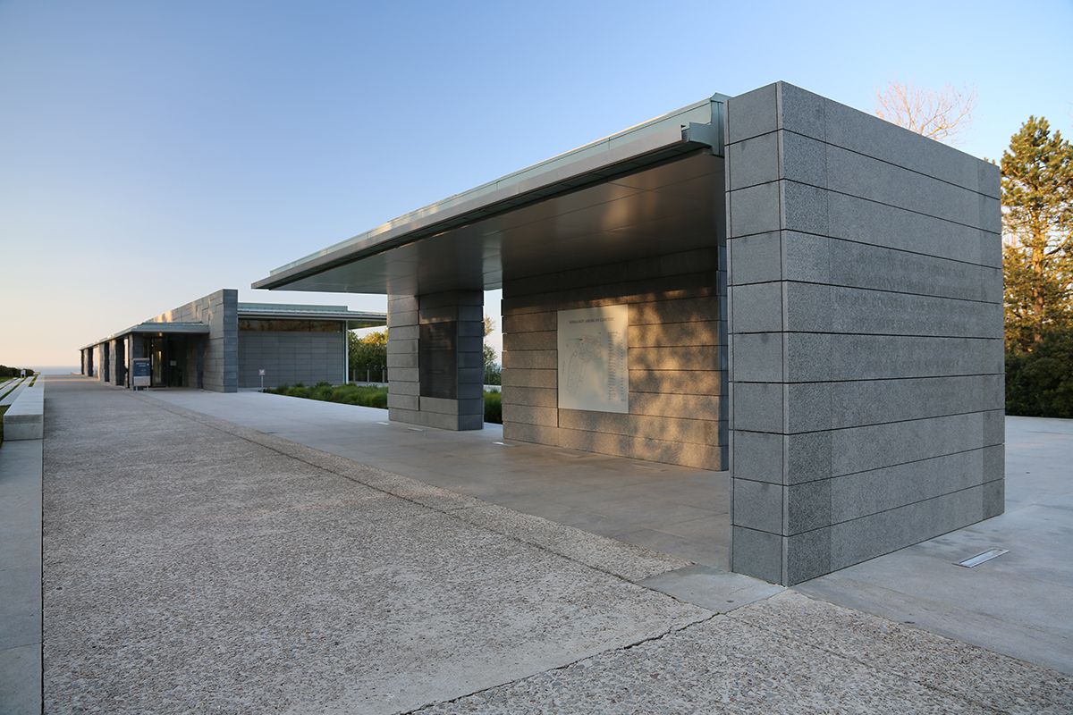 诺曼底美国公墓游客中心 Normandy American Cemetery Visitor Center by Michael Vergason Landscape Architects-0