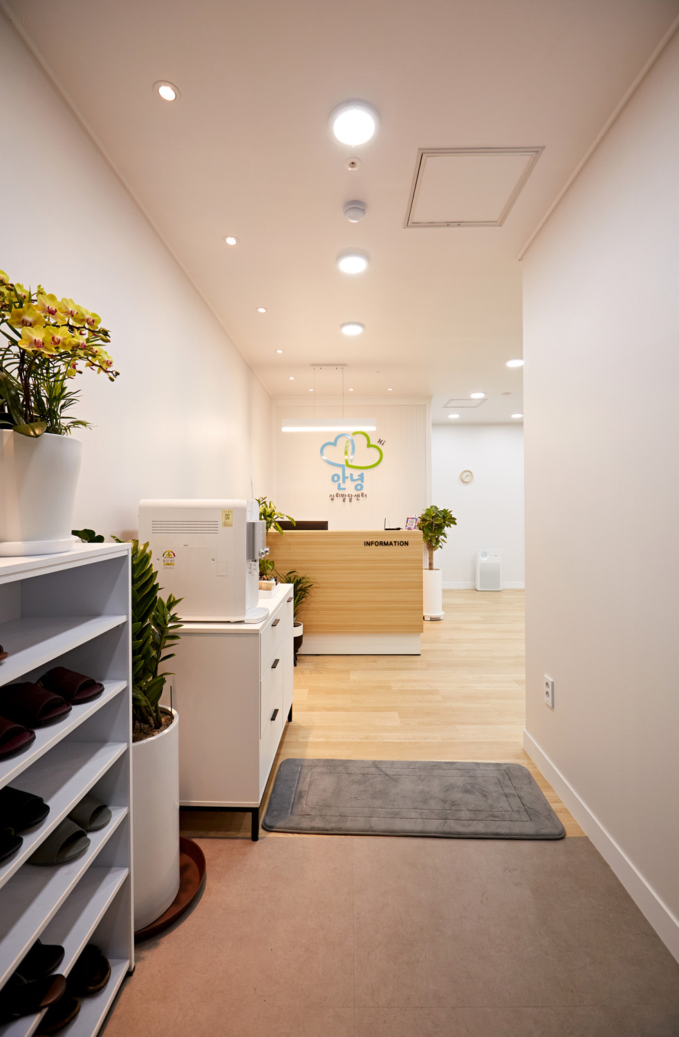 24 平米儿童发展中心，极简设计展现无限可能-14