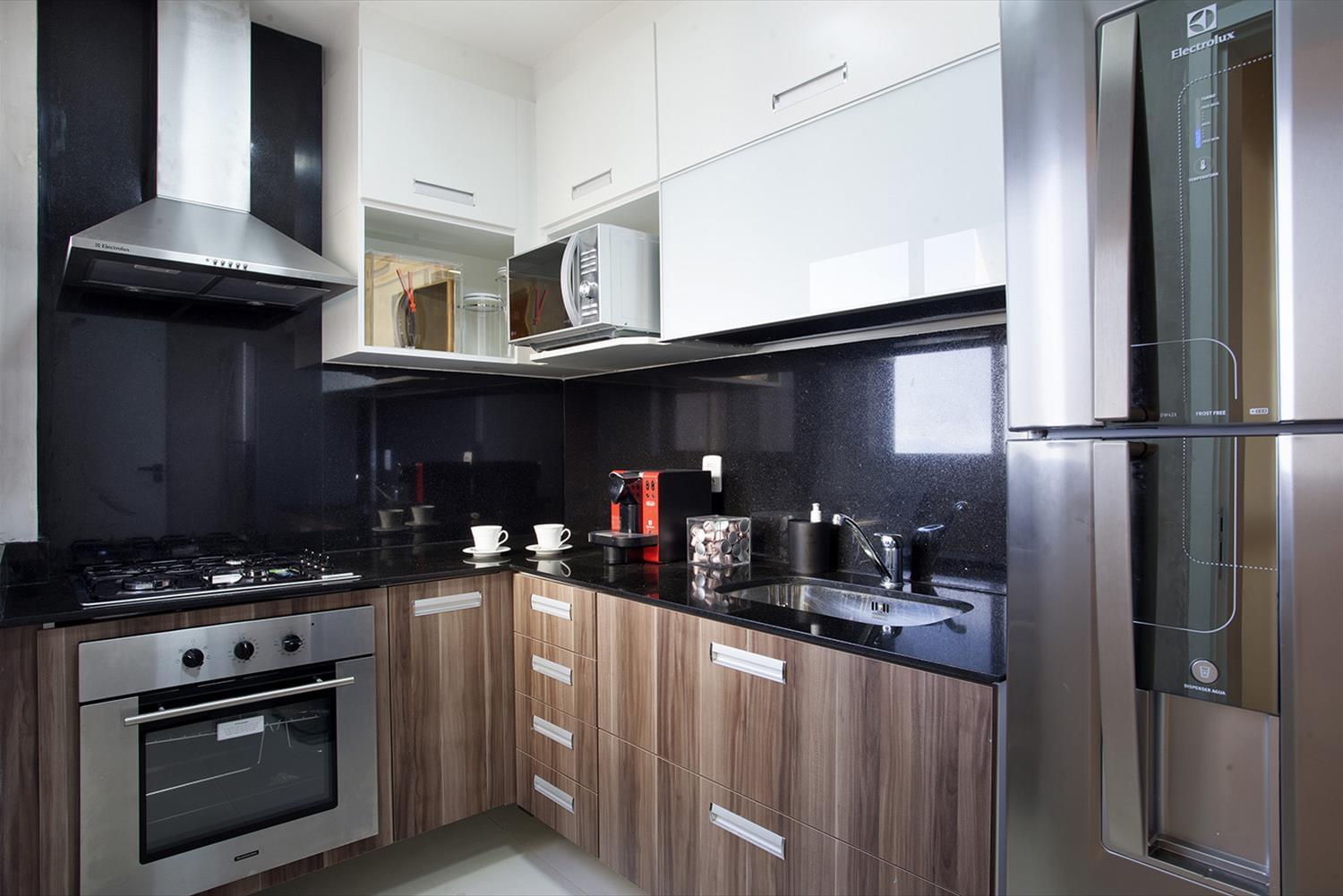 巴西经济适用公寓的快速翻新设计-7