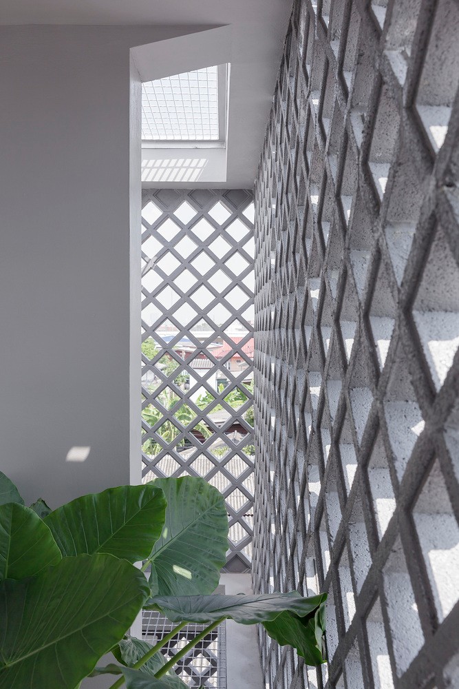 泰国镂空混凝土砖住宅-44