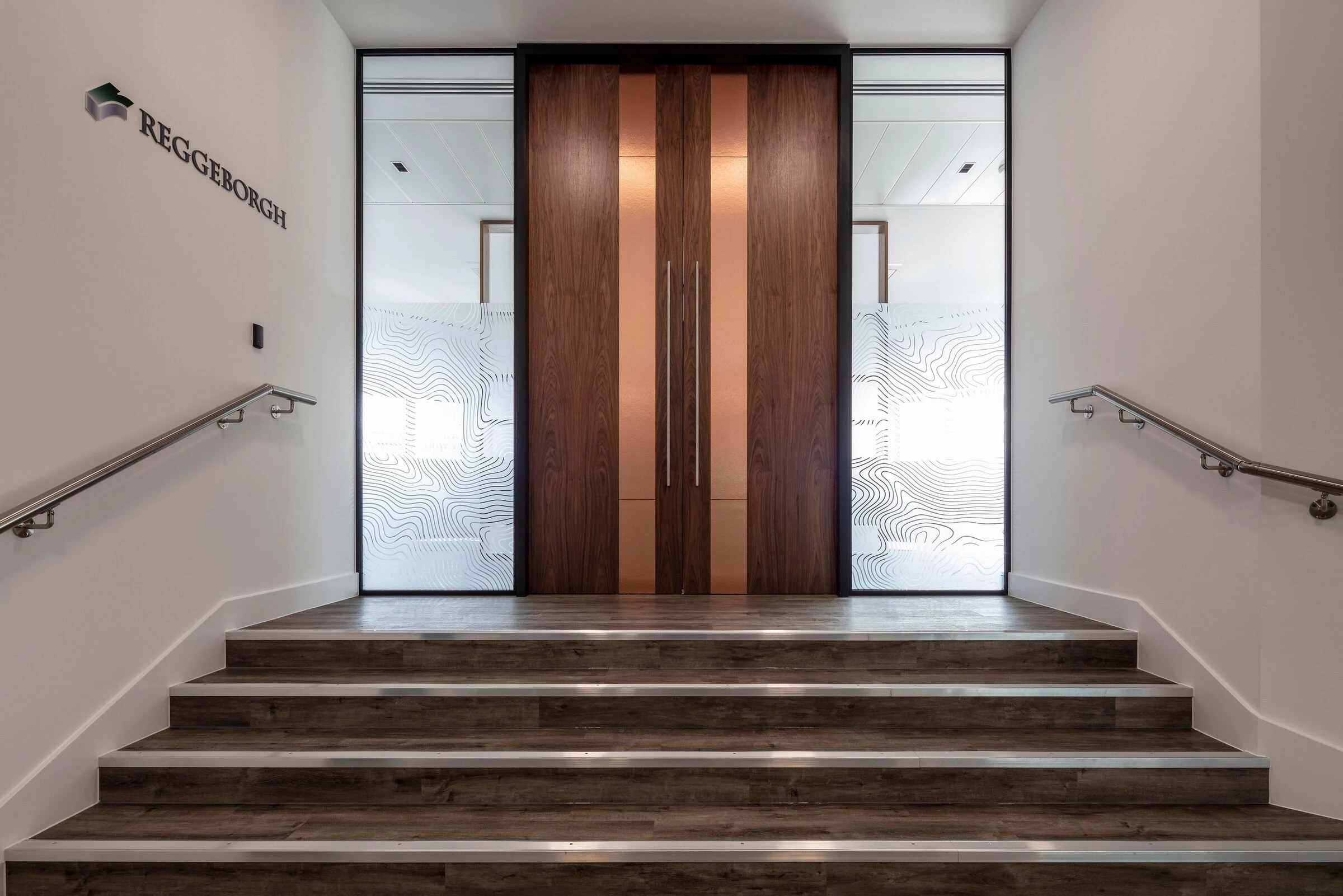 伦敦高档办公空间的紫色梦幻设计丨英国伦敦丨BW-24