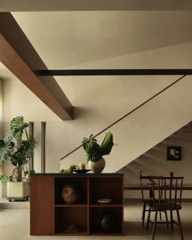 用温润胡桃木，框刻一室中古光阴