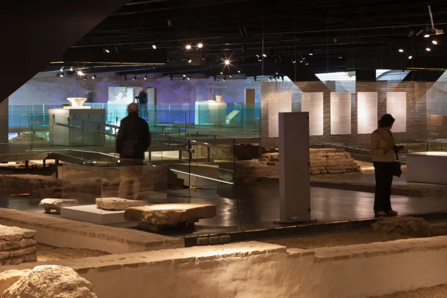 西班牙塞维利亚地下考古博物馆·“无界空间”的创意设计-22