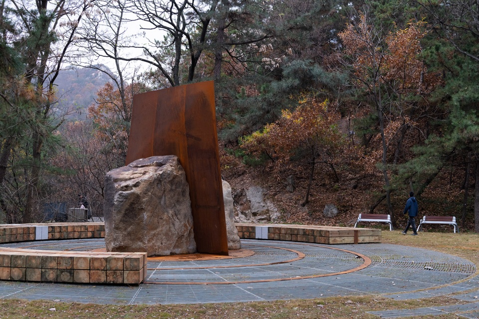 昆嵛山国家级自然保护区林场建立80周年纪念雕塑（烟台金刚碑）丨中国烟台丨大小景观-57