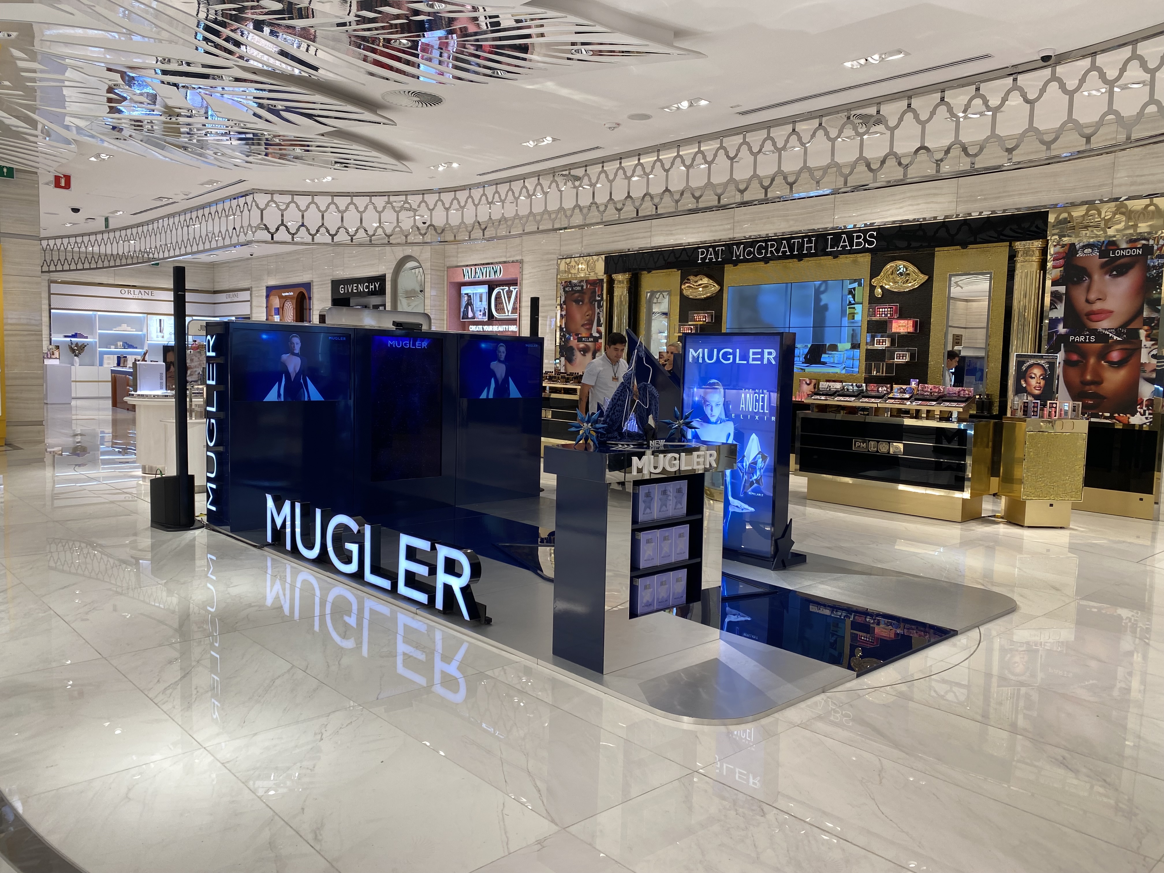 THIERRY MUGLER ALIEN ELIXIR POP UP STORE-15