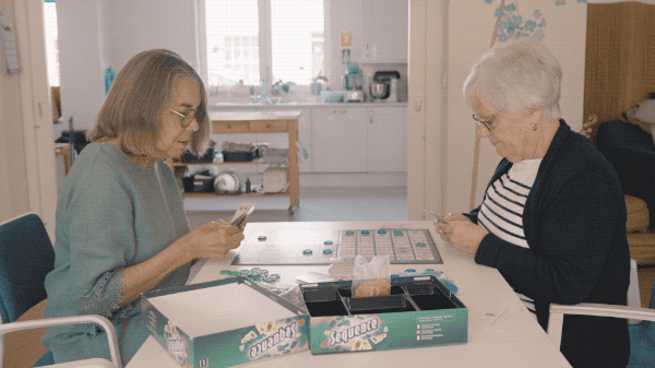 26个大龄女性共建养老社区,男友可以留宿-124