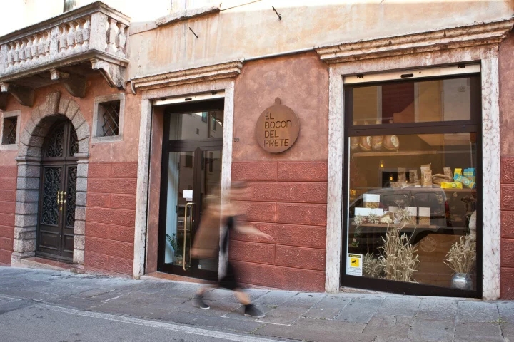 意大利的EL BOCON DEL PRETE食品店-26