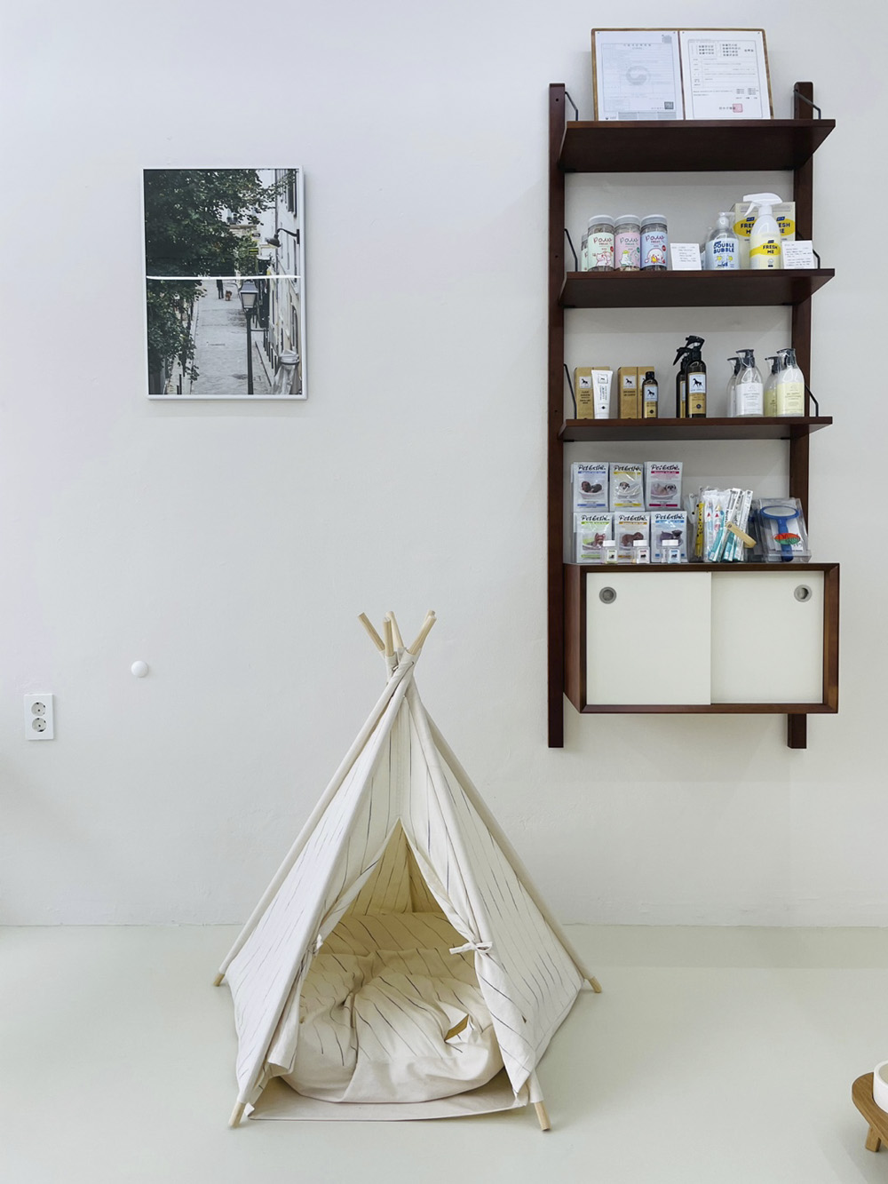 白色简约美容沙龙设计，展现极致舒适体验-12