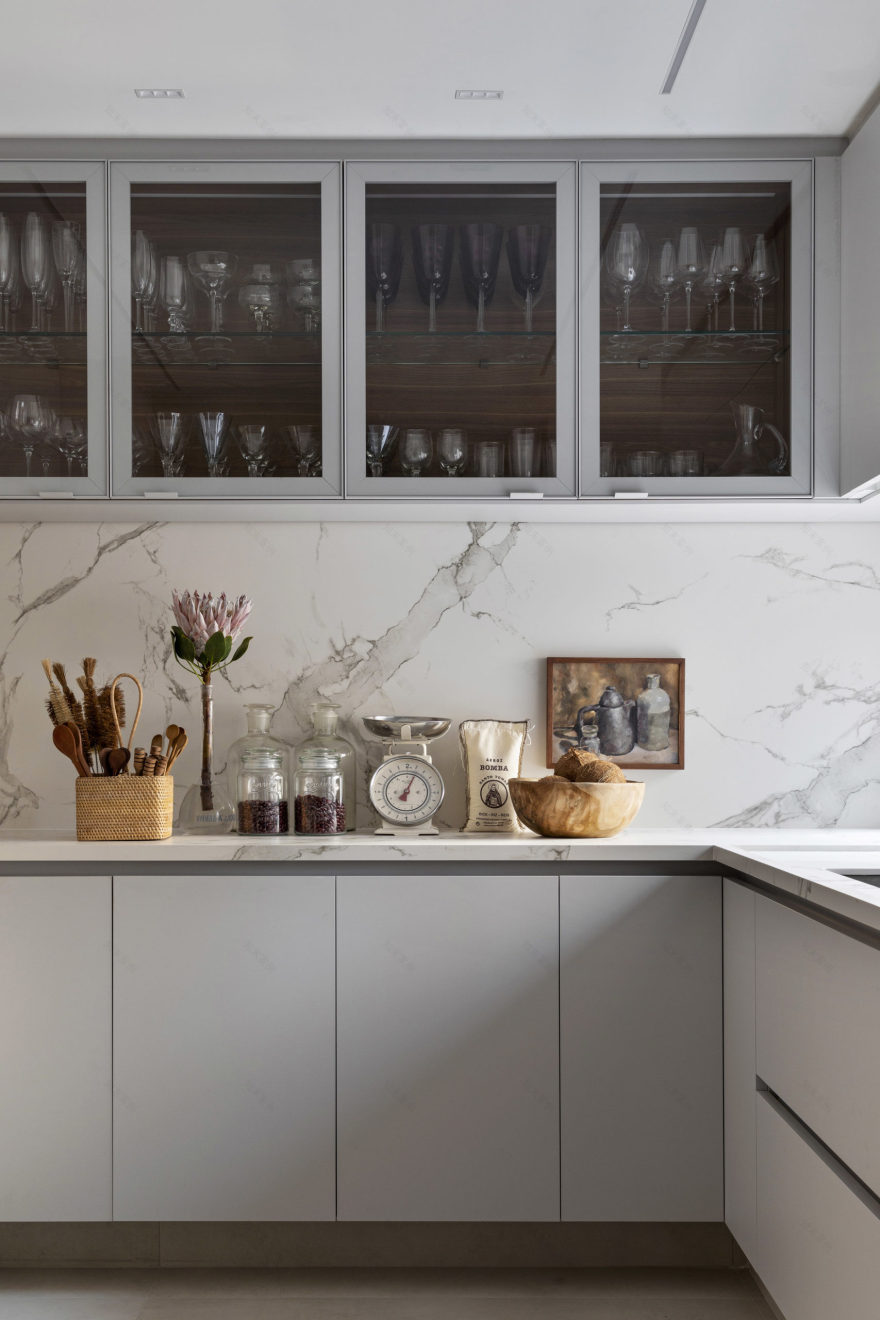 Generosa varanda na sala motiva família a trocar de apartamento no mesmo bairro - Conexão Decór-3