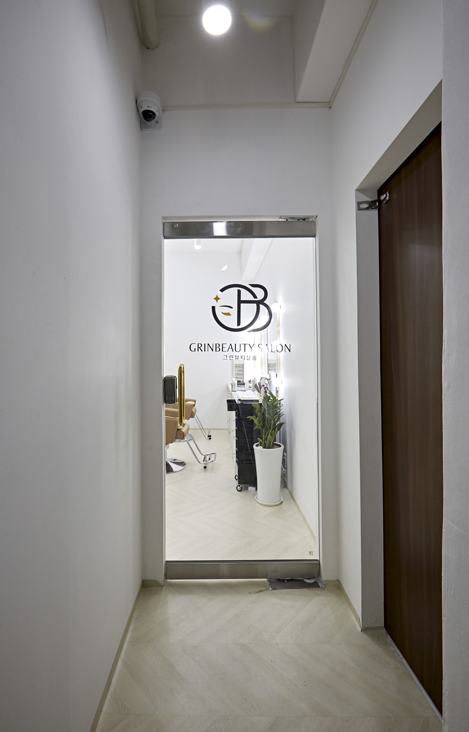 极简白诠释 12 坪美丽沙龙-14