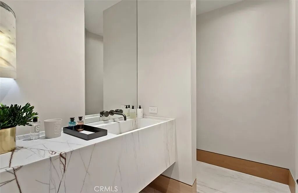 7Sailview-邂逅现代豪宅美学：建筑与室内设计的双重盛宴-32