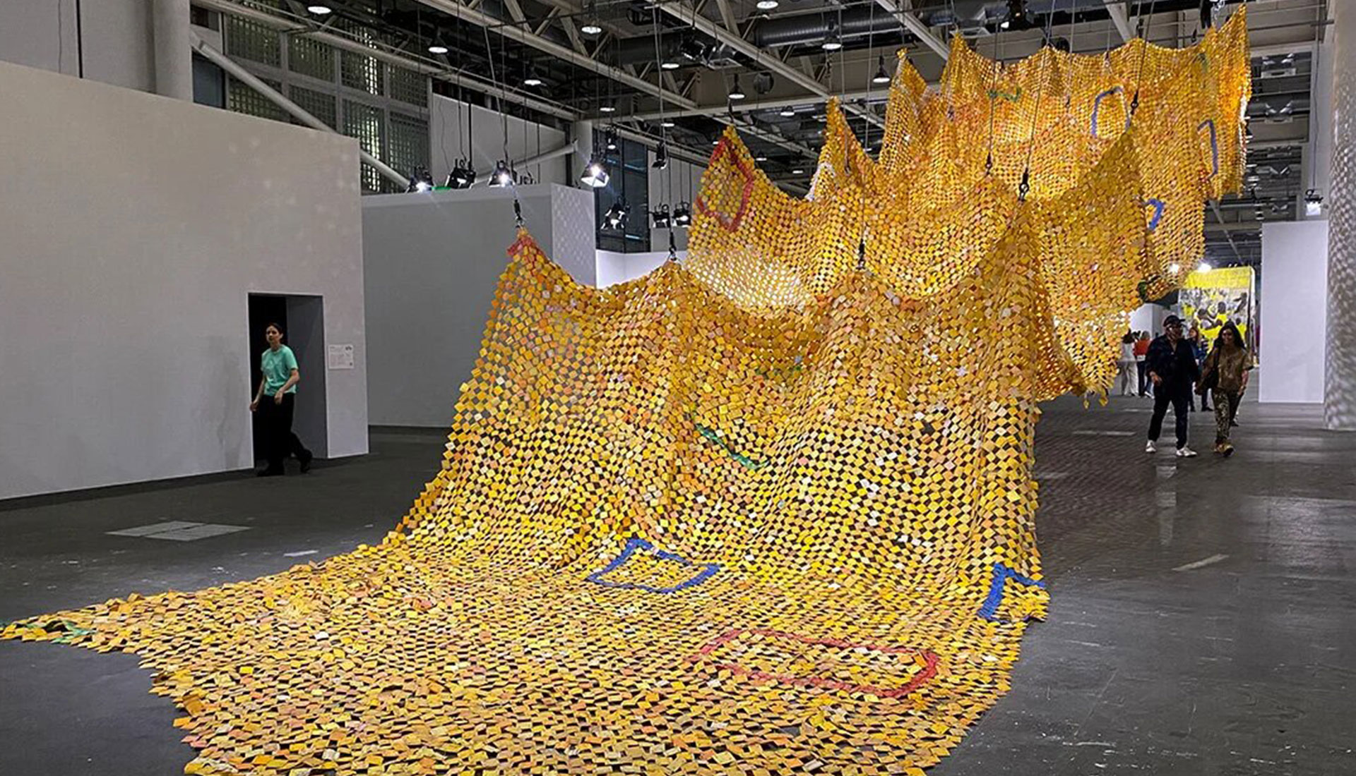 Art Basel 2023: самые дорогие работы и впечатляющие инсталляции-11