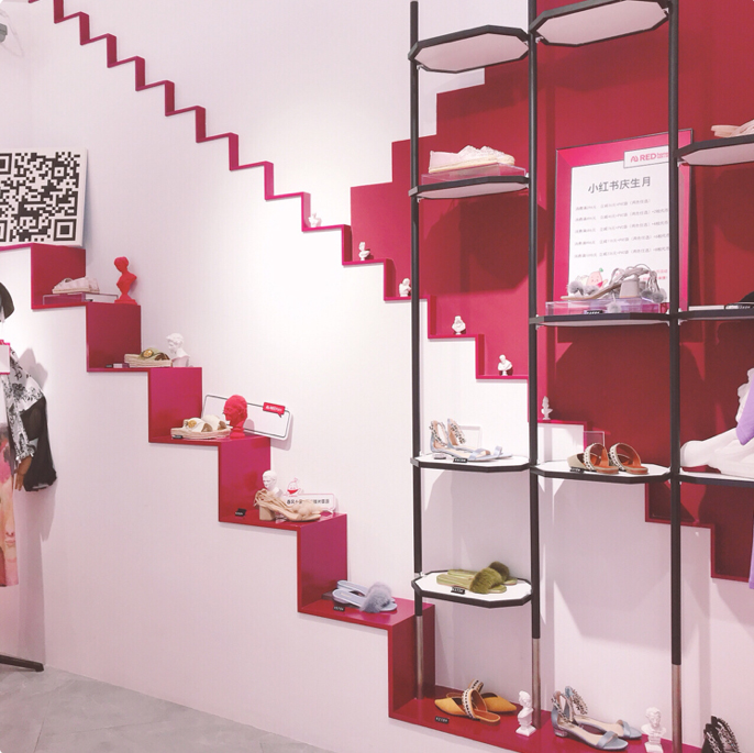 “流量收割机”，开了全球首家线下体验店-63