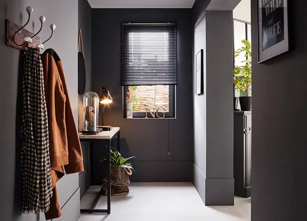 现代工业风格灰色与卡其色客厅设计-10