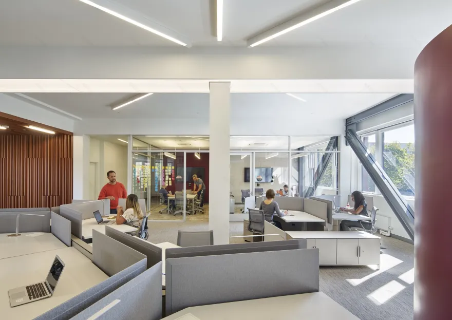 连接开放民主,Kapor 中心打造温馨社交空间-38