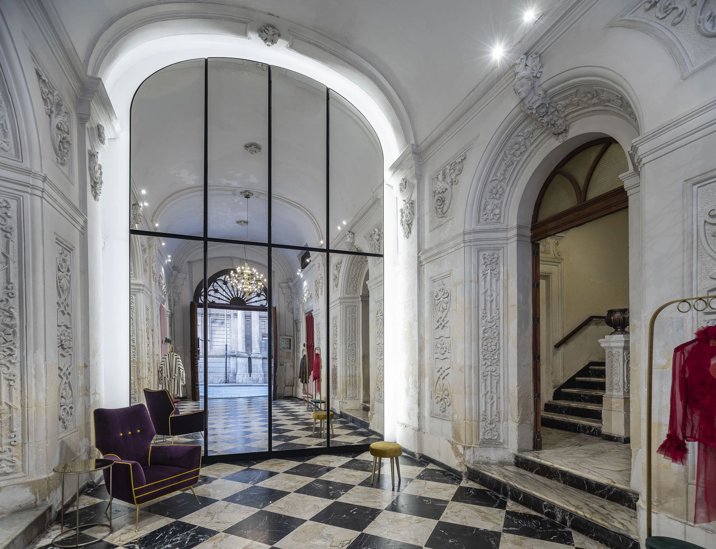 镜面幻境 · 意大利奢华服装店设计-26