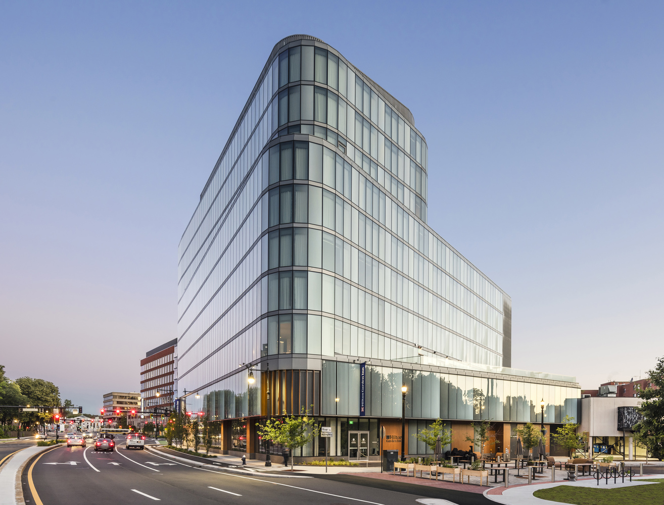 Hilton Garden Inn Boston - Brookline / CambridgeSeven-10