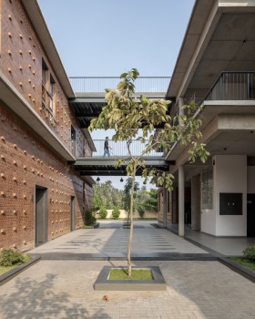 国立商学院丨印度班加罗尔丨HabitArt Architecture Studio