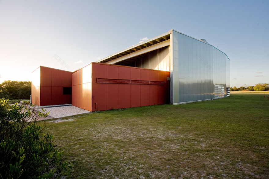 安斯沃思湖体育厅 | 简约现代的室内设计典范-8