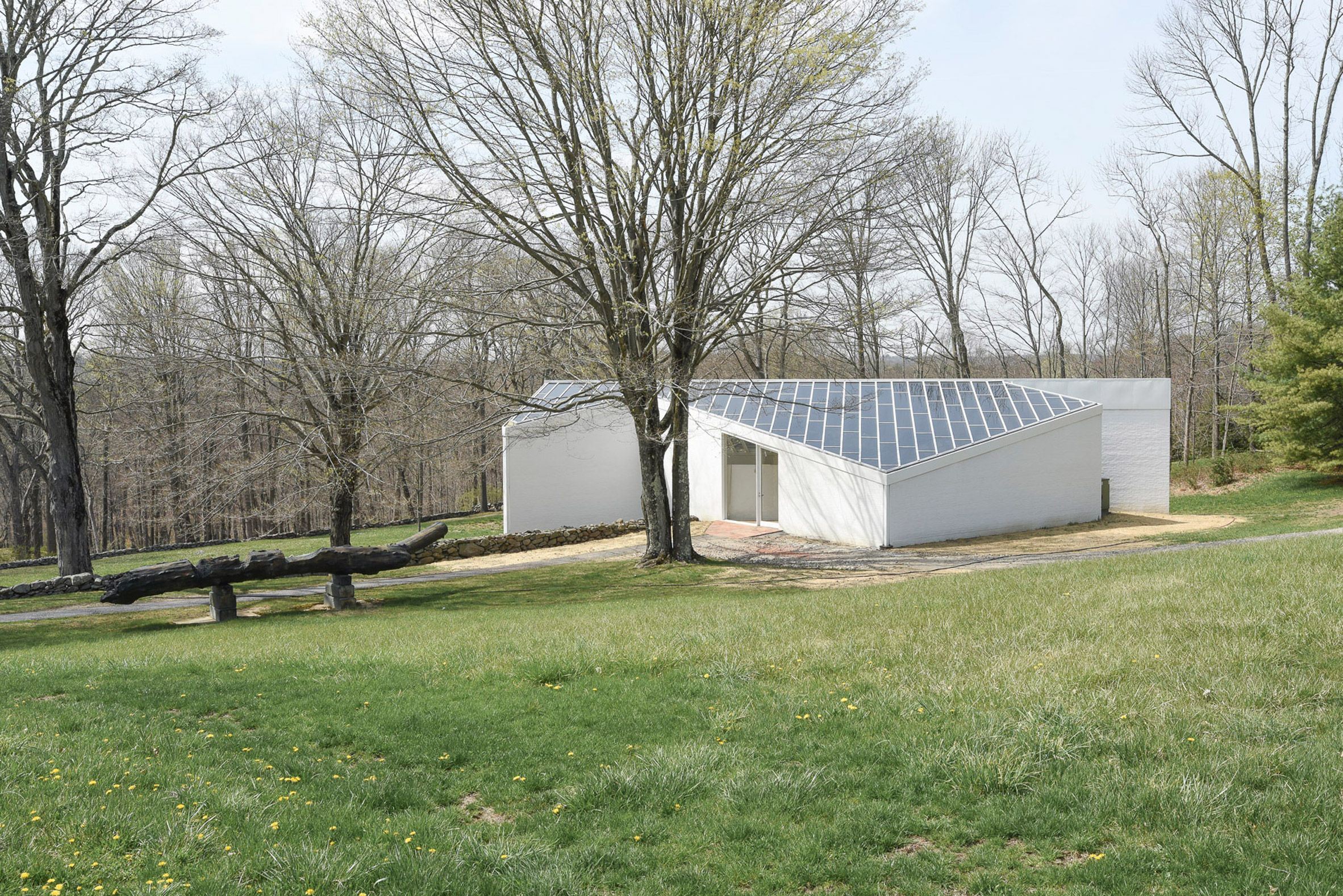 玻璃屋雕塑画廊翻修完成,再現菲利普·约翰逊建筑魅力-19