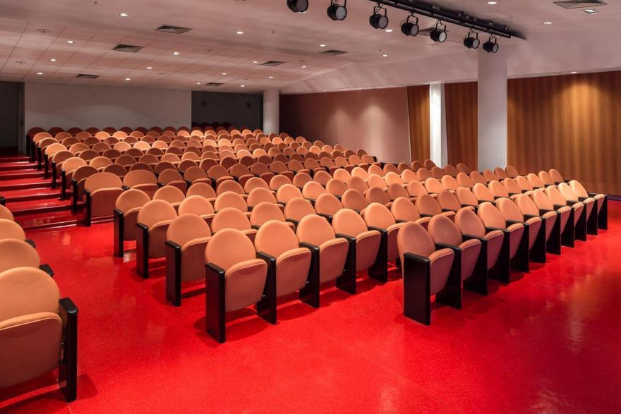 巴西 EscritórioBACCO Arquitetos 的现代化绿色总部设计-10