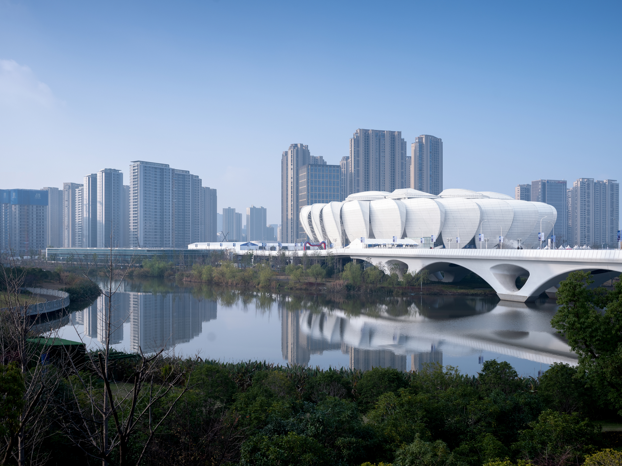 Hangzhou Olympic Sports Center / NBBJ-22