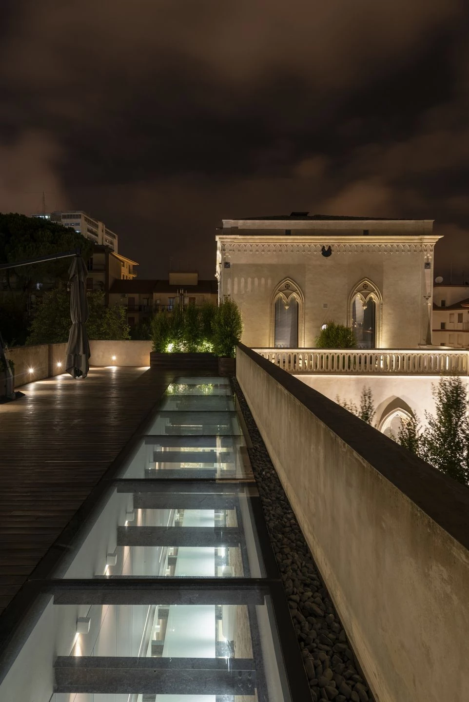 意大利修复古堡别墅,新旧对话的光影空间-21