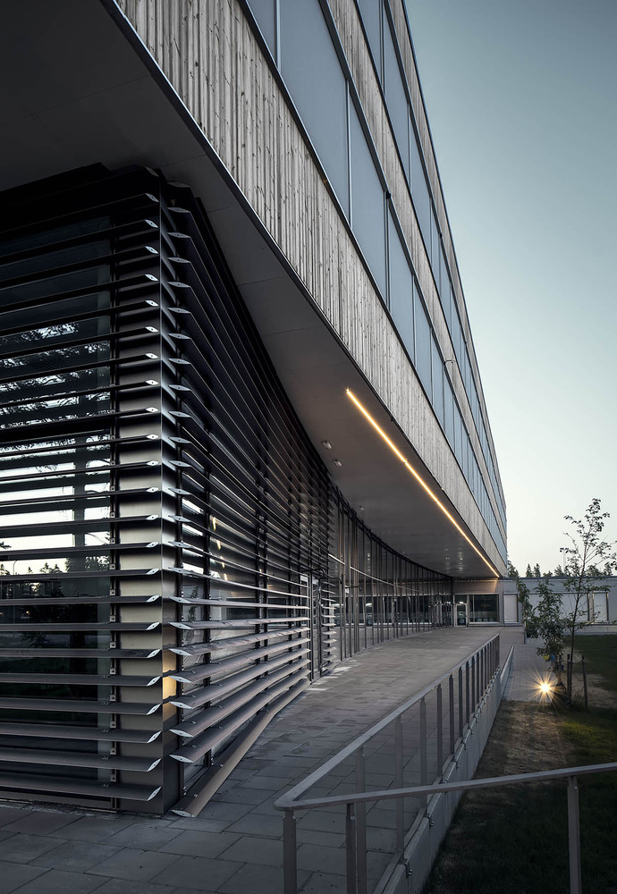 瑞典 Minerva 学校 · 透明与自然的和谐融合-26