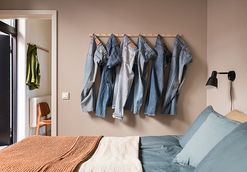 暖色调瑞典工业风公寓，自然光打造温馨家居-16