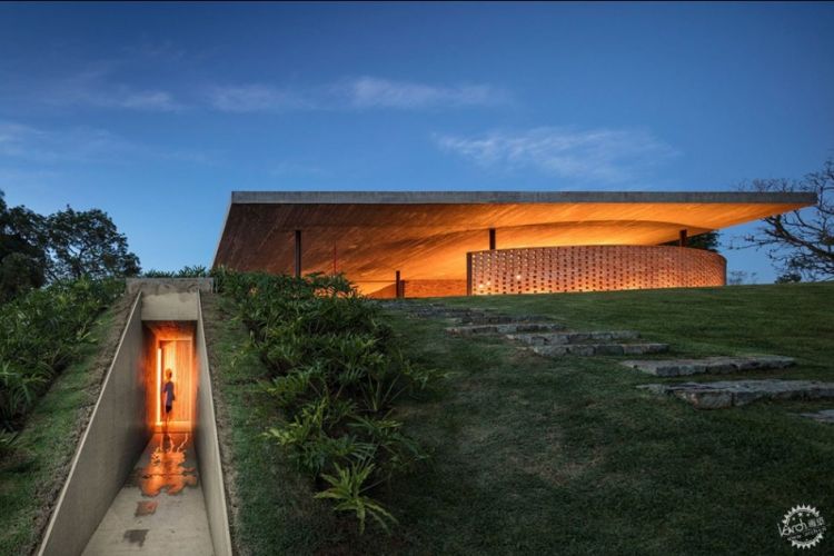 巨大的草坪屋頂！- 巴西Planar住宅 By Studio MK27 - WEHOUSE-0