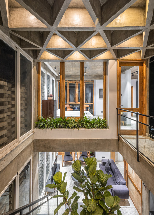 双家庭住宅的通透设计-10