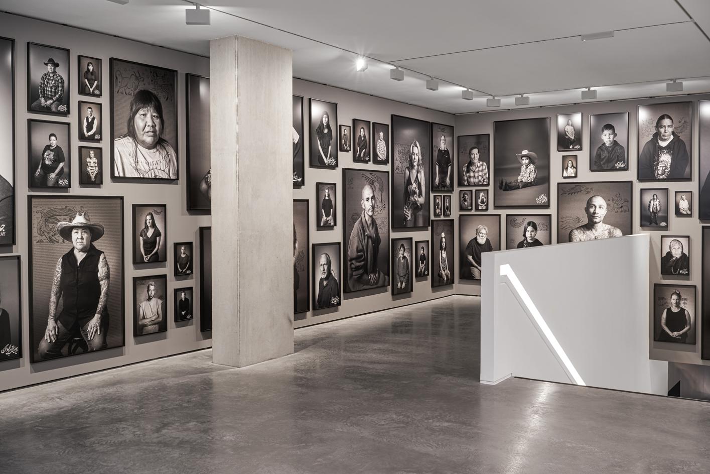 梦境之地 | 伊朗艺术家 Neshat 的美国梦解读-14