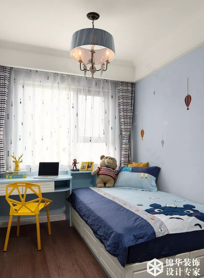 儿童房的设计秘密 | 色彩、灯饰、家具和实用小物件-37